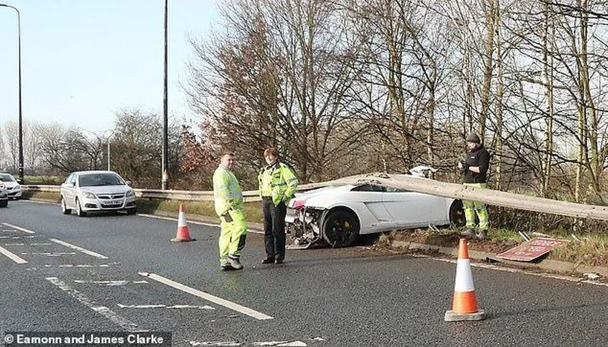 خطر مرگ بیخ گوش گلر لیگ‌برتری