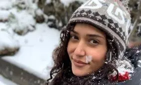 پریناز ایزدیار در یک روز برفی و روز‌های بَرفَکی
