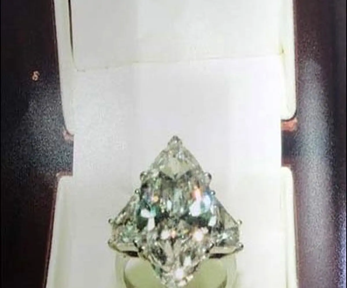 سرقت انگشتر پیرزن با شعبده بازی!