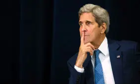 ترامپ سر در برف فرو کرده / او پوتین را ستایش و به مرکل توهین می‌کند