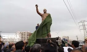 رونمايي از تندیس شهید قاسم سلیمانی در سه‌راه فرودگاه اهواز