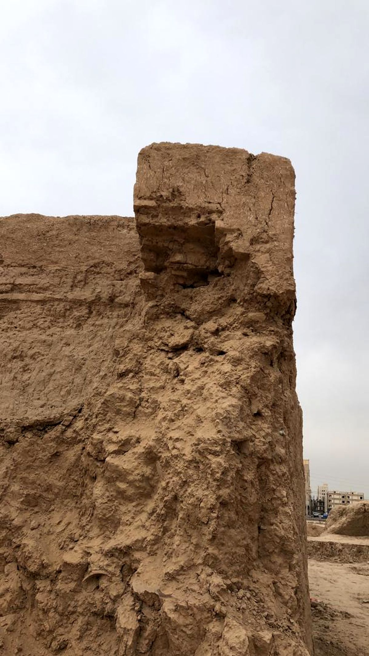 تخریب قلعه‌ای بازمانده از دوران ساسانی توسط شهرداری/این اثر درآثار ملی ایران ثبت شده است