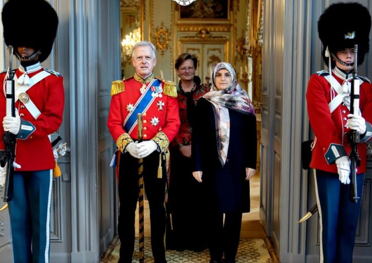 چهارمین سفیر زن جمهوری اسلامی، استوارنامه خود را به ملکه دانمارک تقدیم کرد