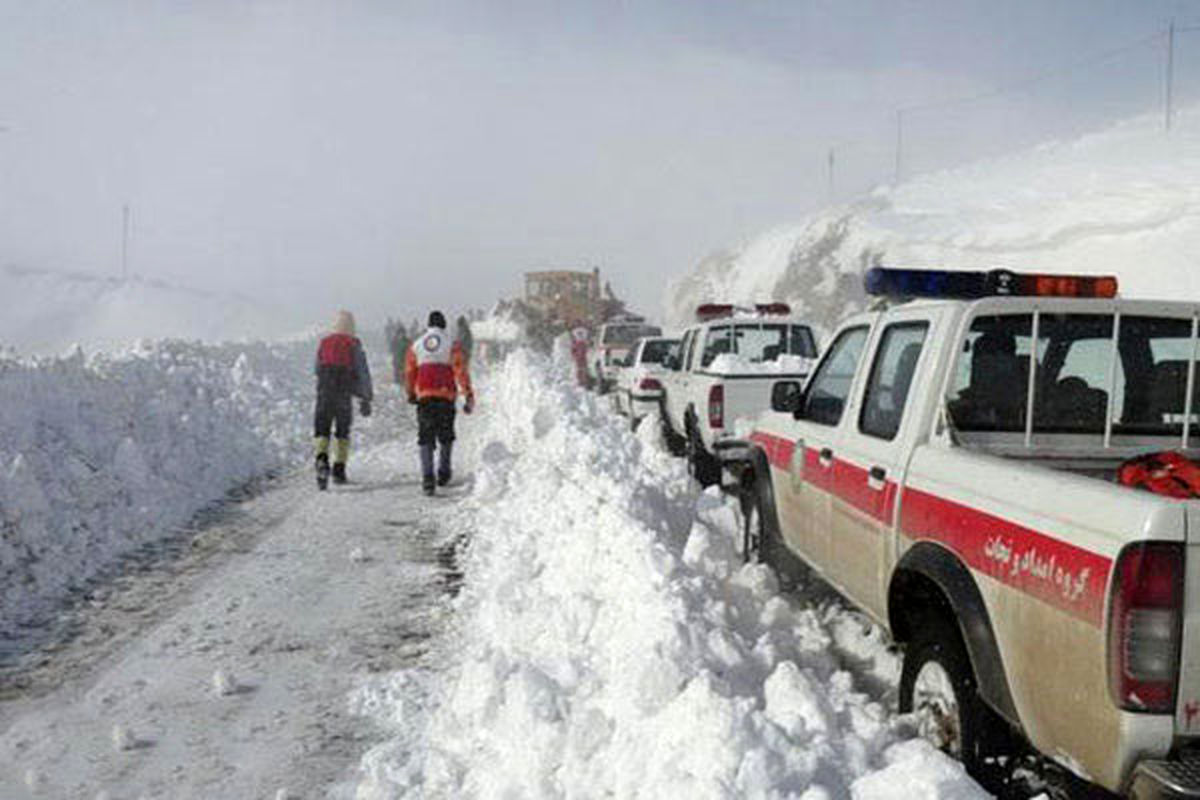اسکان ۲۳۷ مسافر گرفتار در برف و کولاک