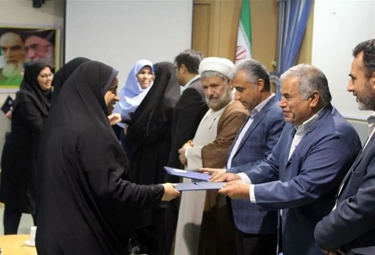 ۱۰۱ بانوی شاغل در قشم تجلیل شدند+تصویر