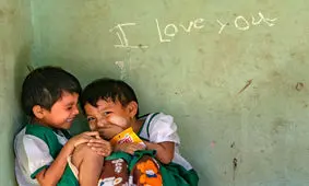 تصاویر زیبایی که نشان می‌دهد عشق چیست