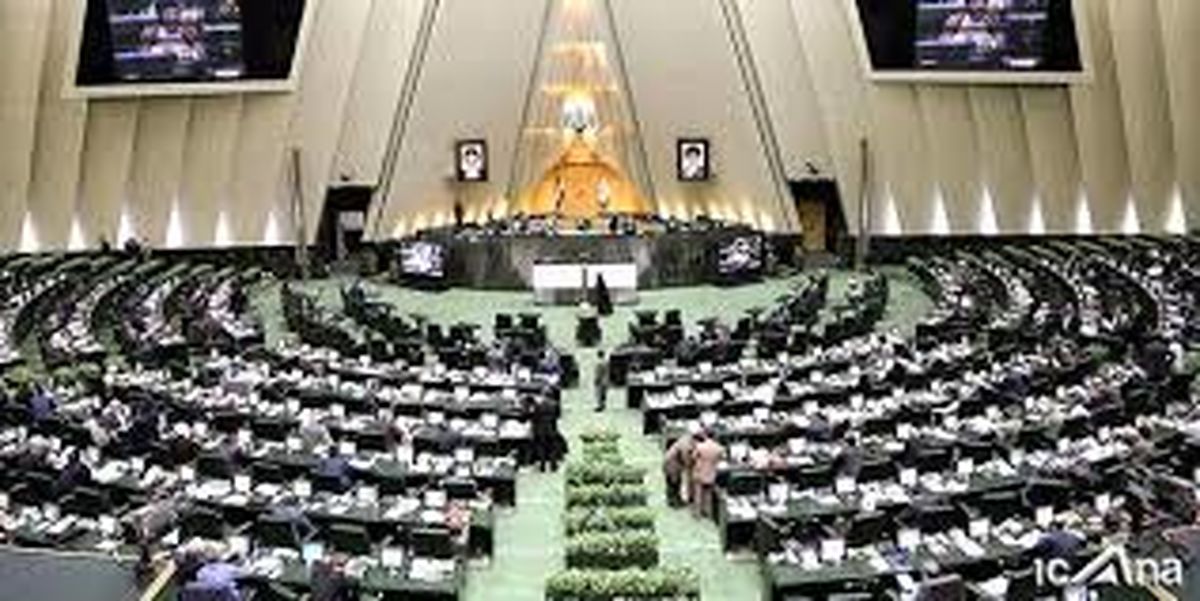 سکه، کارت هدیه و پول برای فوتبالی ها، تبلیغ برای نامزدها
