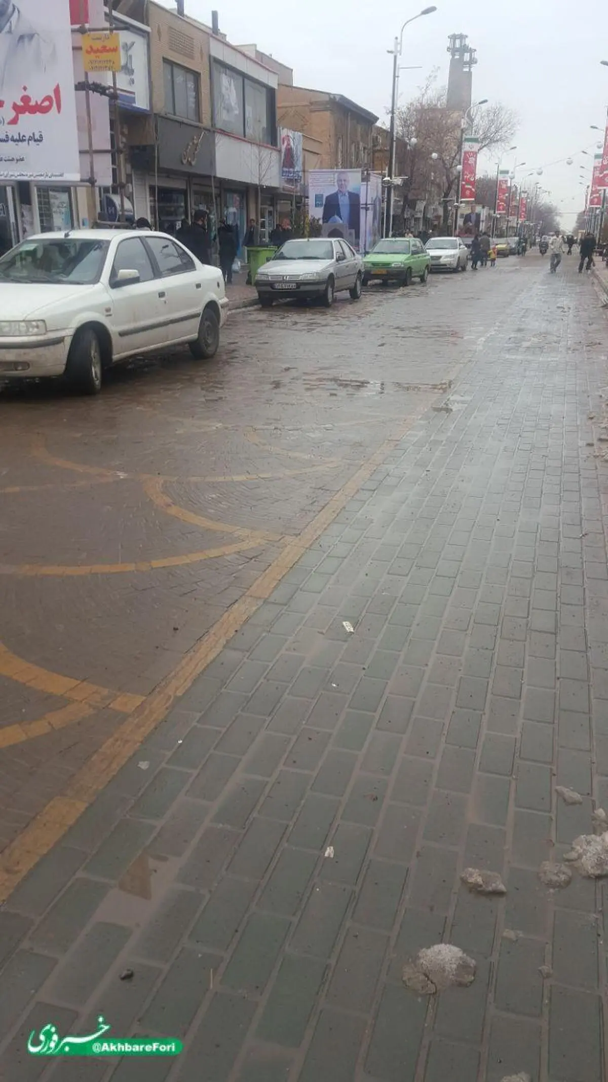 انتقاد از پارکینگ شدن یک پیاده رو