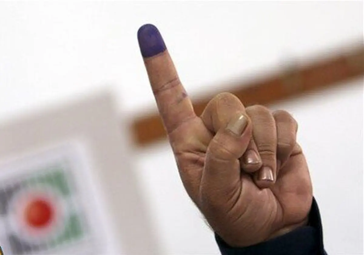 رأی دهندگان پس از استفاده از استامپ سرانگشت خود را ضدعفونی کنند