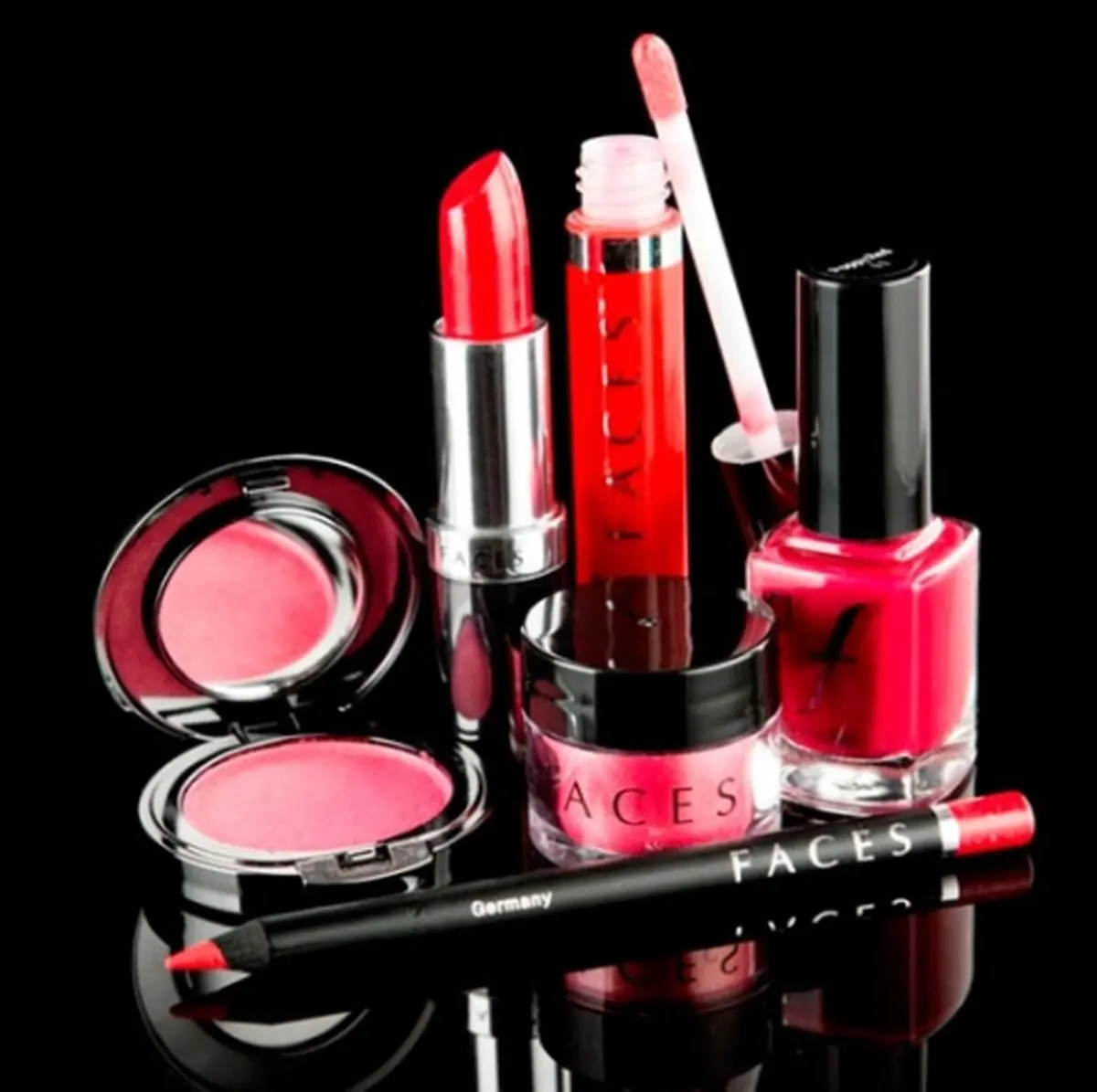 استفاده طولانی مدت از لوازم آرایش چه بر سر صورت ما خواهد آورد