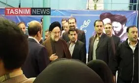 عکس/ محمد خاتمی هم رای خود را به صندوق انداخت