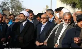 ادای احترام مردم به سردار دل‌ها در کرمان / حضور پر‌شور مردم در صفوف اخذ رای در جوار مزار حاج قاسم‌