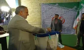استاندار سیستان و بلوچستان رأی خود را به صندوق انداخت