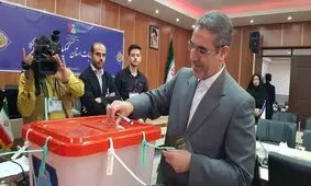 استاندار کهگیلویه و بویراحمد رأی خود را به صندوق انداخت