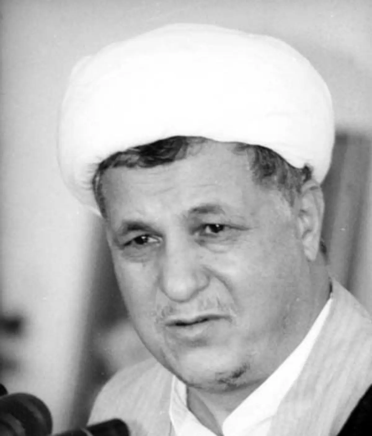 با مطرح شدن آقای خاتمی، احتمال پیروزی دکتر روحانی و دکتر حبیبی کمتر شده است