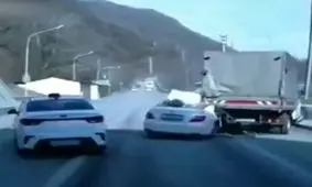 مرگ راننده خودرو پس از ویراژ دادن در تونل + فیلم