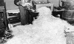 روزنامه اطلاعات ۳ اسفند ۱۳۶۱؛ گفت‌وگو با عامل انتشار اسناد لانه جاسوسی در آمریکا