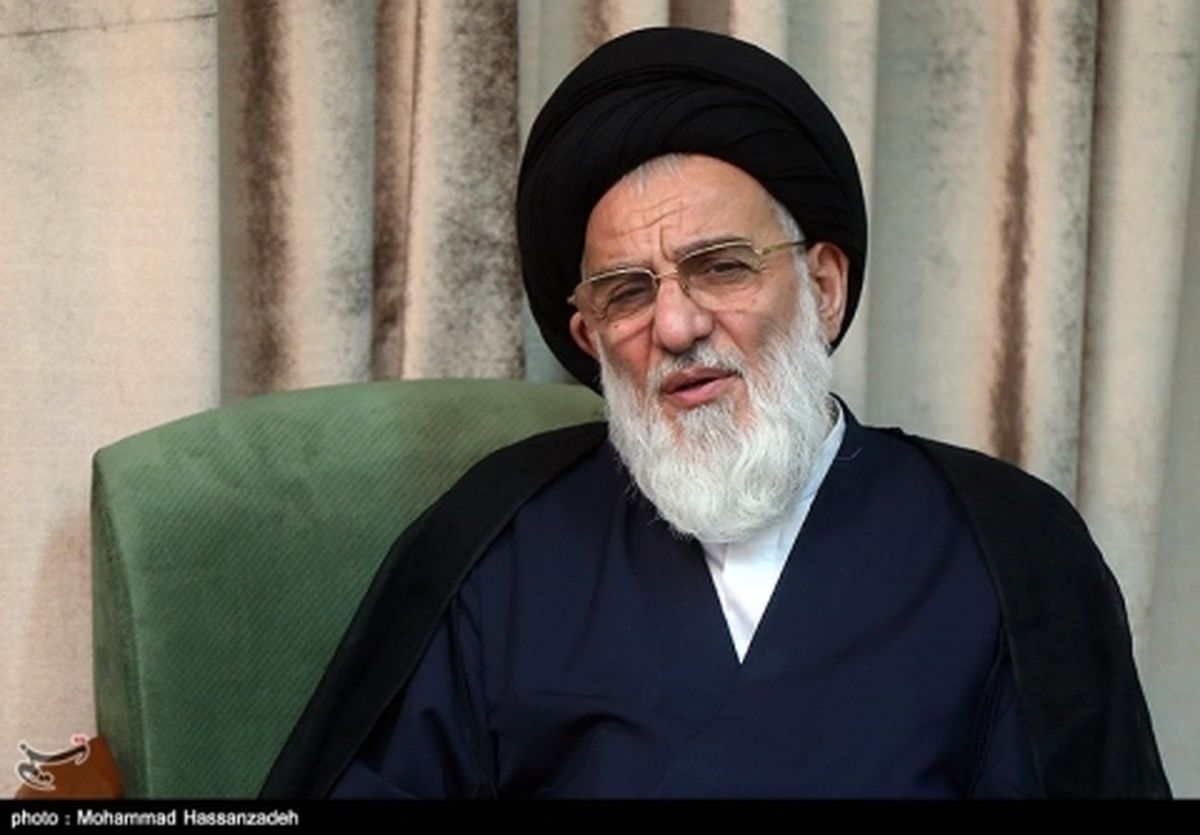 دفتر آیتالله شاهرودی درخواست حکم حکومتی برای احمدینژاد را تکذیب کرد