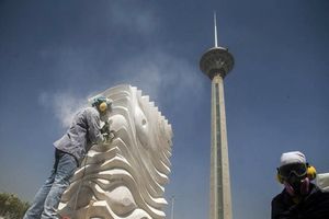 برج میلاد؛ میزبان هشتمین سمپوزیوم بین‌المللی مجسمه‌سازی