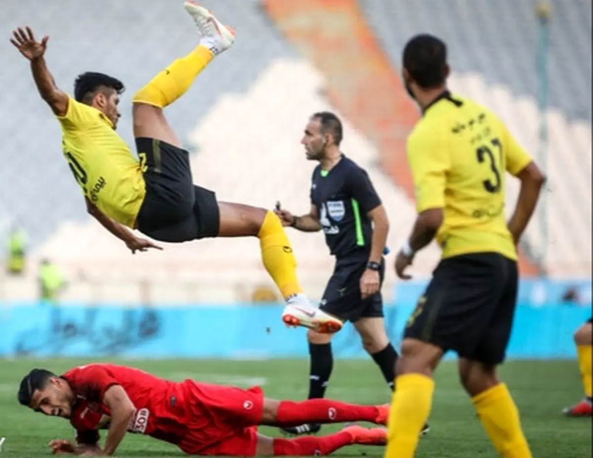 پرسپولیس ورزشگاه نقش جهان را ترک کرد/ بازی ۳ بر صفر می‌شود؟