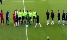 فیلم| دست دادن عجیب و غریب مراسم آغازین بازی شهرخودرو مقابل نفت مسجدسلیمان