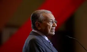 ماهاتیر محمد استعفا کرد