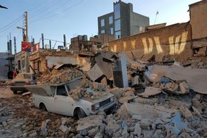 ادامه کمک‌رسانی به زلزله‌زدگان + فیلم