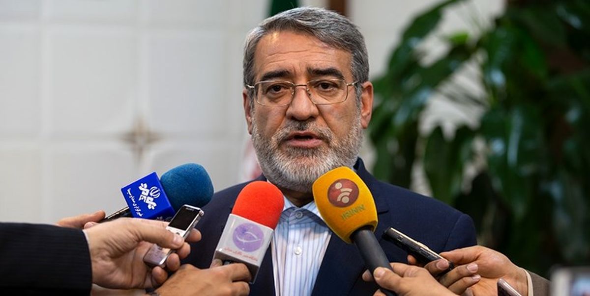 رحمانی فضلی در جمع خبرنگاران: تعطیلی مدارس و دانشگاهها فردا در جلسهای با رئیس جمهور تعیین تکلیف میشود