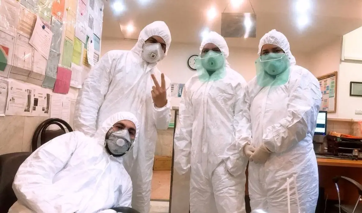 سلفی‌های پزشکان با لباس‌های ضد کرونا