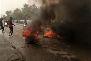 ادامه اعتراضات و درگیری‌ها در بغداد و ذی‌قار / ۱۷ کشته و زخمی + عکس