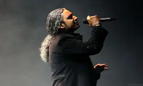 روایت مازیار فلاحی از سانسور ترانه هایش: به خاطر اسم بهروز وثوقی مجوز ندادند/ ویدئو