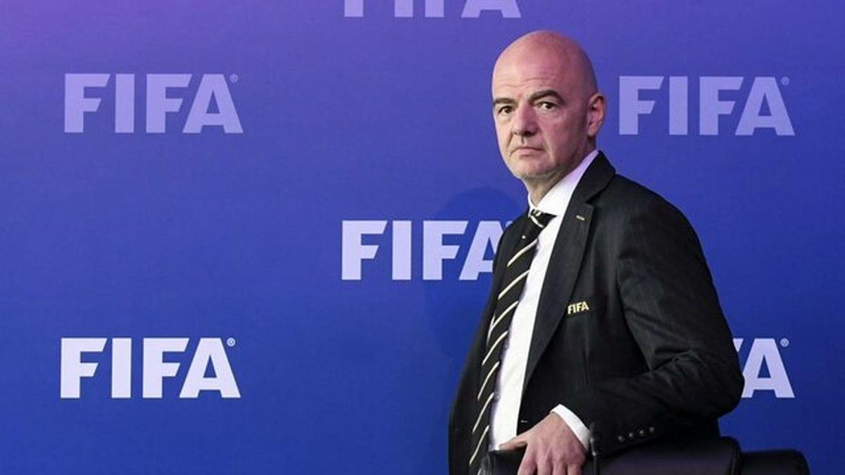 عضو هیات رئیسه فدراسیون فوتبال: رئیس فیفا قول داده بود ۱۲ بهمن به ایران بیاید، اما امکان دارد این سفر انجام نشود
