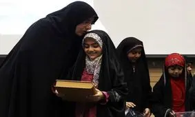 در حاشیه دیدار رهبری/ آرزوی همسر شهید هسته ای بعد از پرسیدن سوال های دخترش چه بود؟