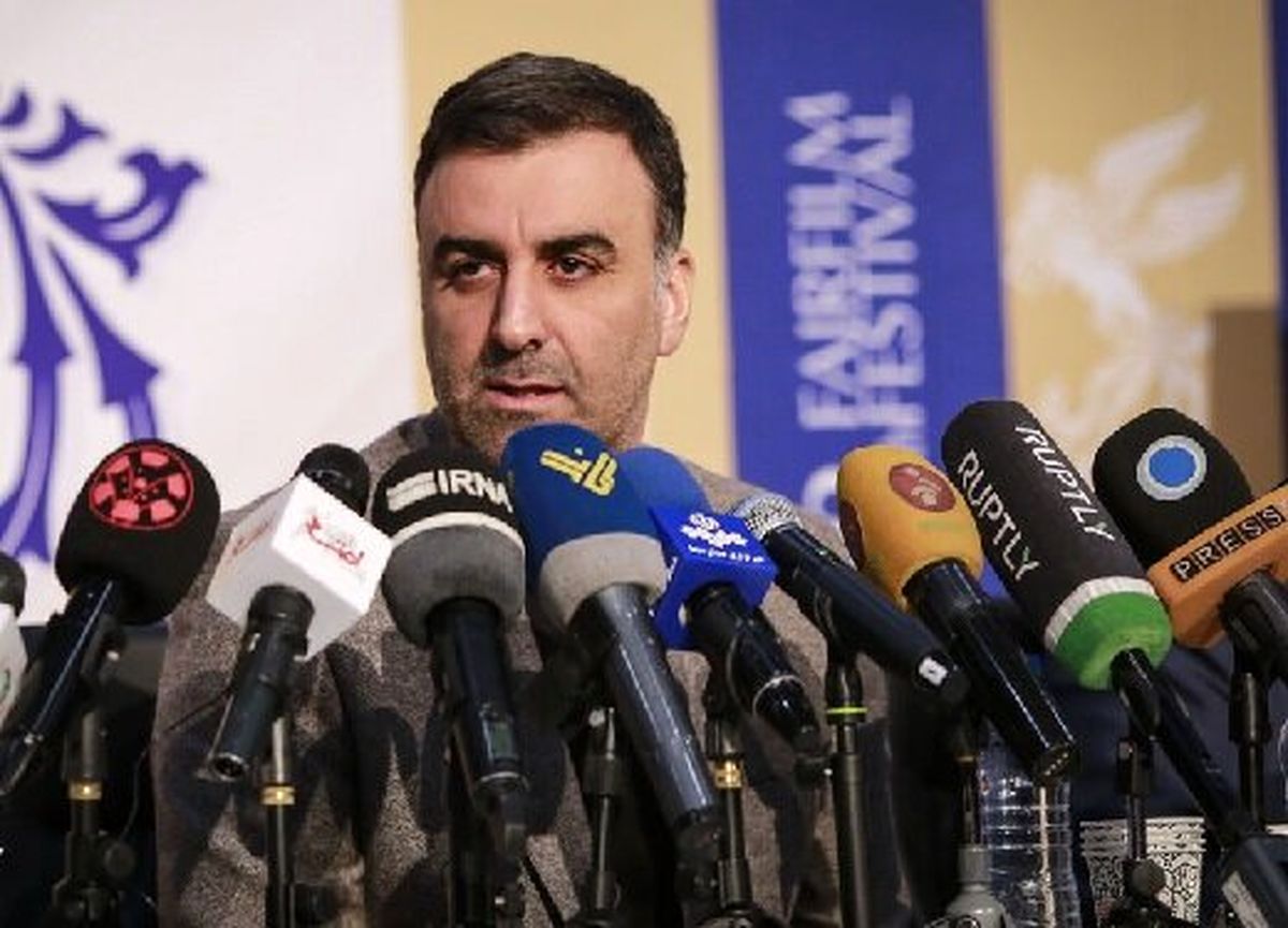 واکنش دبیر جشنواره فیلم فجر به انتشار چت‌های خصوصی مجری شبکه فارسی‌زبان