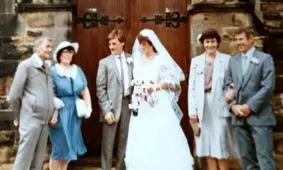 عکس‌های عروسی بعد از 35 سال به دست عروس و داماد رسید