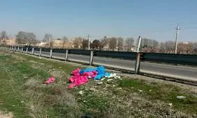 دهها لباس بیمارستانی در اراضی کشاورزی ورامین رها شد