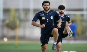 عذرخواهی مدافع استقلال از سپاهانی‌ها/عکس