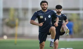عذرخواهی مدافع استقلال از سپاهانی‌ها/عکس