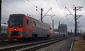 زنده ماندن مرد سر به هوا پس از تصادف با قطار + فیلم