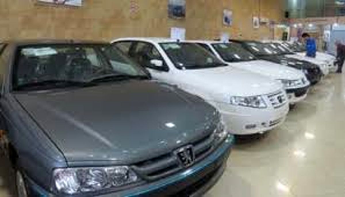 عضو کمیسیون صنایع مجلس: دلالان با کارت ملی و شناسنامه اجاره‌ای تعداد زیادی خودرو ثبت نام کرده‌اند