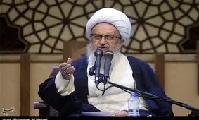 مکارم شیرازی: آیا سزاوار است برای ۴ روز حکومت دست به دروغ و تهمت بزنید؟/ اعلام بی‌طرفی آیت‌الله