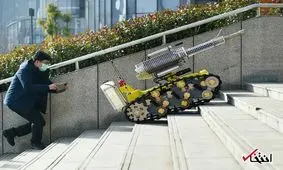 فعالیت ربات‌های ضدعفونی کننده در چین + تصاویر