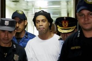 6 ماه حبس برای رونالدینیو