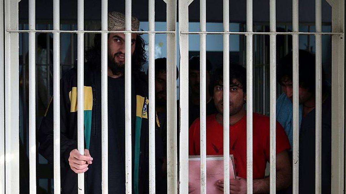 اشرف غنی فرمان آزادی یک هزار زندانی طالبان را صادر می‌کند