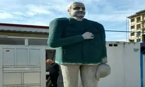 کم‌سلیقگی در درست کردن مجسمه سردار سلیمانی در بندرانزلی