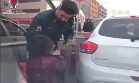 فیلم؛ مهربانی به کودک کار در این روزهای کرونایی