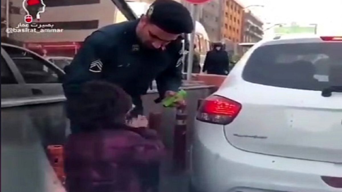 فیلم؛ مهربانی به کودک کار در این روزهای کرونایی