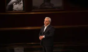 کیهان ۲۲ اسفند ۹۸: مهران مدیری برای جامعه نشاط آورده/ کیهان ۱۰تیر۹۸: مهران مدیری پول پرست است