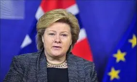 ویدئویی خنده‌دار از دست دادن نخست‌وزیر نروژ با اعضای کابینه