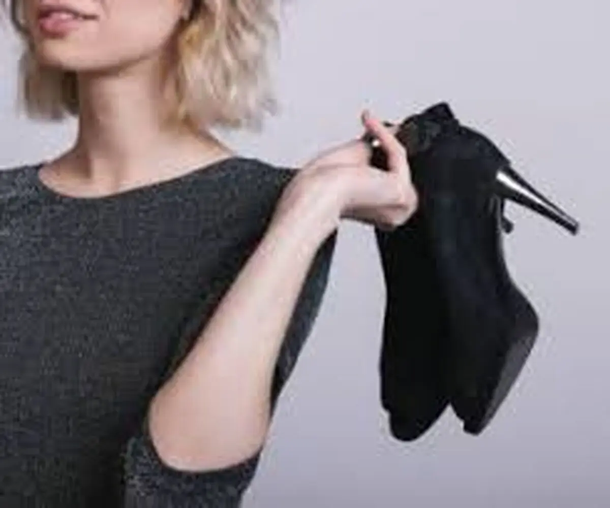هر رنگ کفش را با چه رنگ لباسی ست کنیم؟
